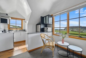 公寓, 3 间卧室, 海景 | 免费迷你吧物品、办公桌、笔记本电脑工作区、熨斗/熨衣板