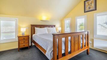 Two Bedroom Captains Loft | Minibar, blackout curtains, iron/ironing board, free WiFi