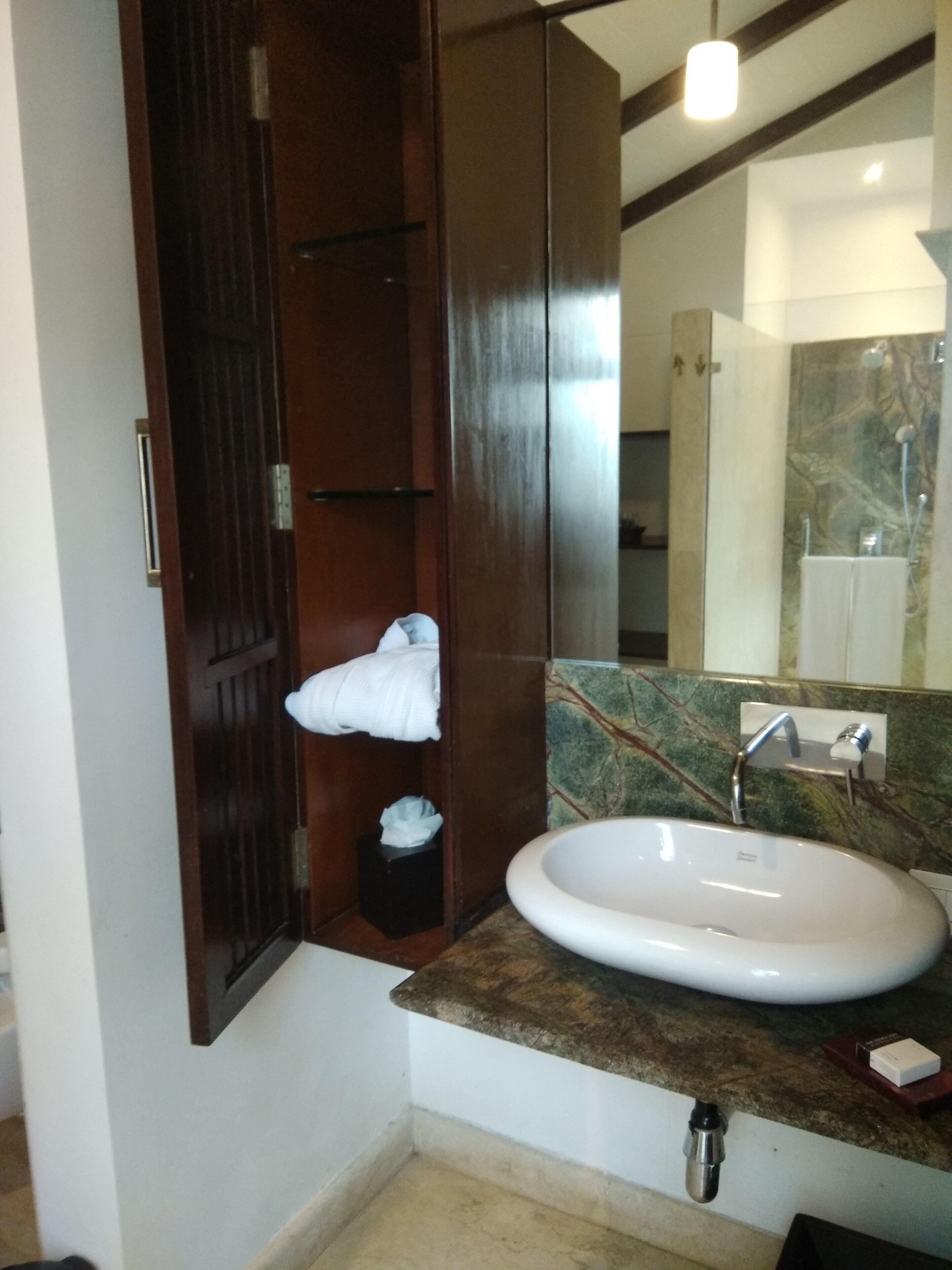 residence | bathroom sink