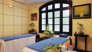 Couples treatment room(s), body treatments, deep-tissue massages