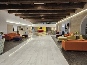 Reception - Apollonia Beach Resort & Spa (Malevizi)