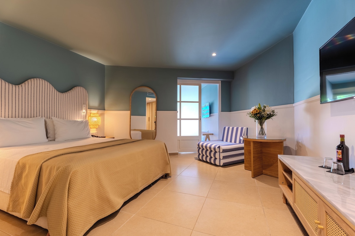 Deluxe Family Room, Garden View