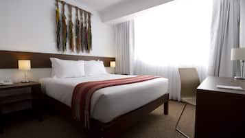 Caja fuerte, escritorio, wifi gratis y ropa de cama