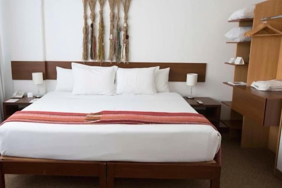 Coffres-forts dans les chambres, bureau, Wi-Fi gratuit, draps fournis