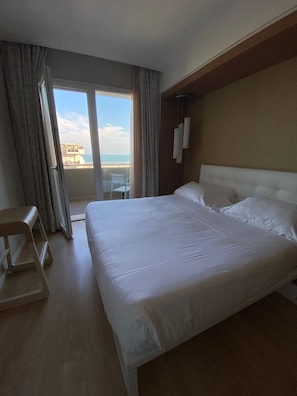 Comfort-Doppelzimmer, Balkon, Meerblick | Ausblick vom Zimmer