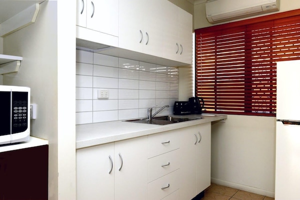 Executive-Zimmer | Eigene Kochnische | Kühlschrank, Mikrowelle, Wasserkocher mit Kaffee-/Teezubehör