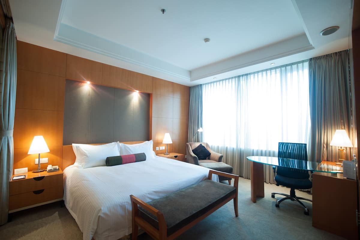 Superior Suite King | In-room safe, desk, blackout drapes, free WiFi