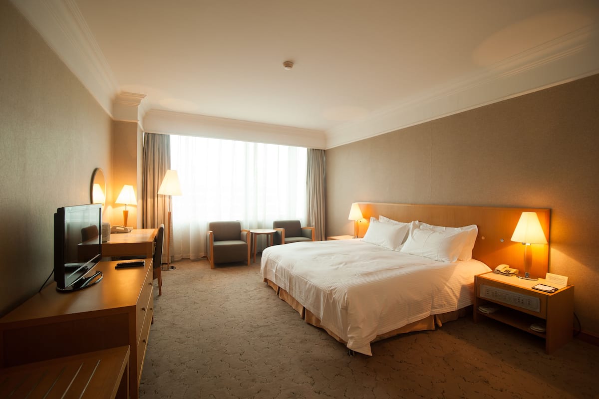 Standard Room | In-room safe, desk, blackout drapes, free WiFi