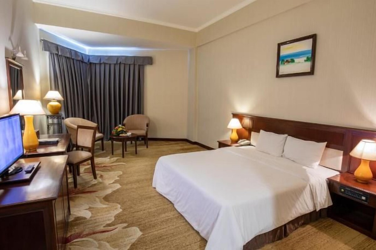 1 phòng ngủ, minibar, két bảo mật tại phòng, bàn 