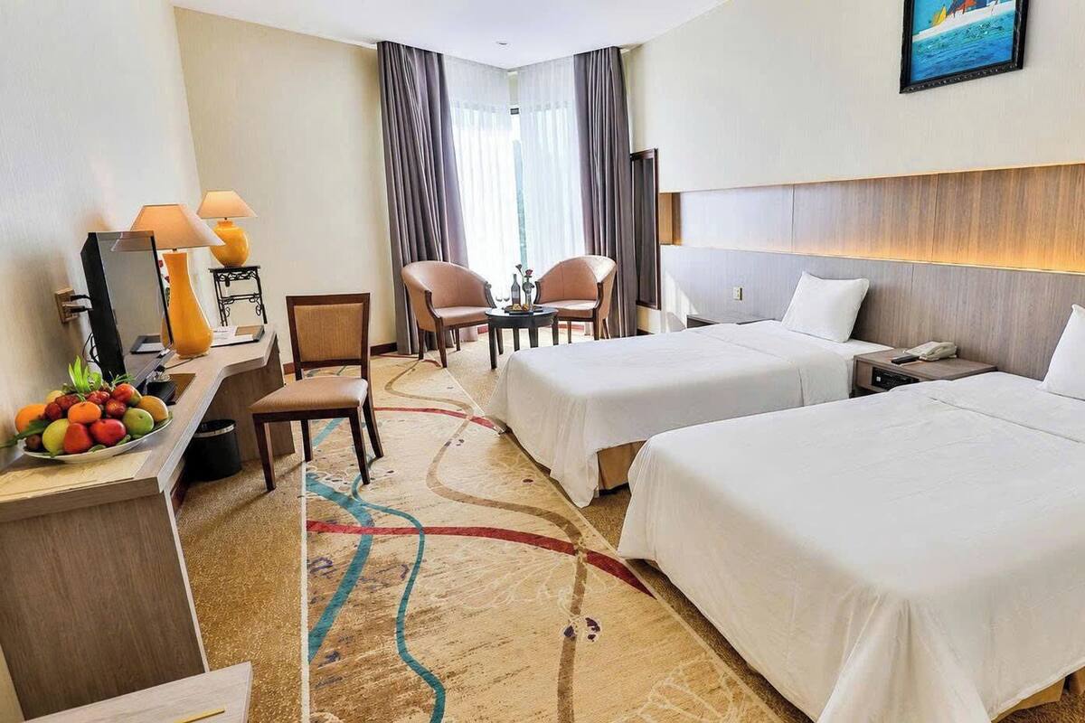 1 chambre, minibar, coffres-forts dans les chambres, bureau