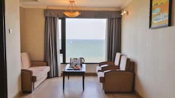 Suite, Sea View | 1 bedroom, minibar, in-room safe, desk