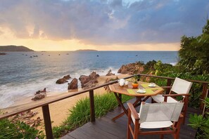 Breakfast, lunch and dinner served - Avani Quy Nhon Resort (Quy Nhon)