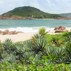Private beach, sun-loungers, beach umbrellas, beach towels