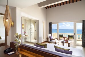 AVANI Deluxe Studio | Premium bedding, down comforters, minibar, in-room safe - Avani Quy Nhon Resort (Quy Nhon)