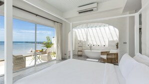 Beachfront Villa & Spa Treatments | วิวจากห้องพัก