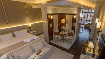 Exclusive Suite, 1 King Bed with Sofa bed, Kitchen, Executive Level | Premium bedding, in-room safe, individually decorated, desk