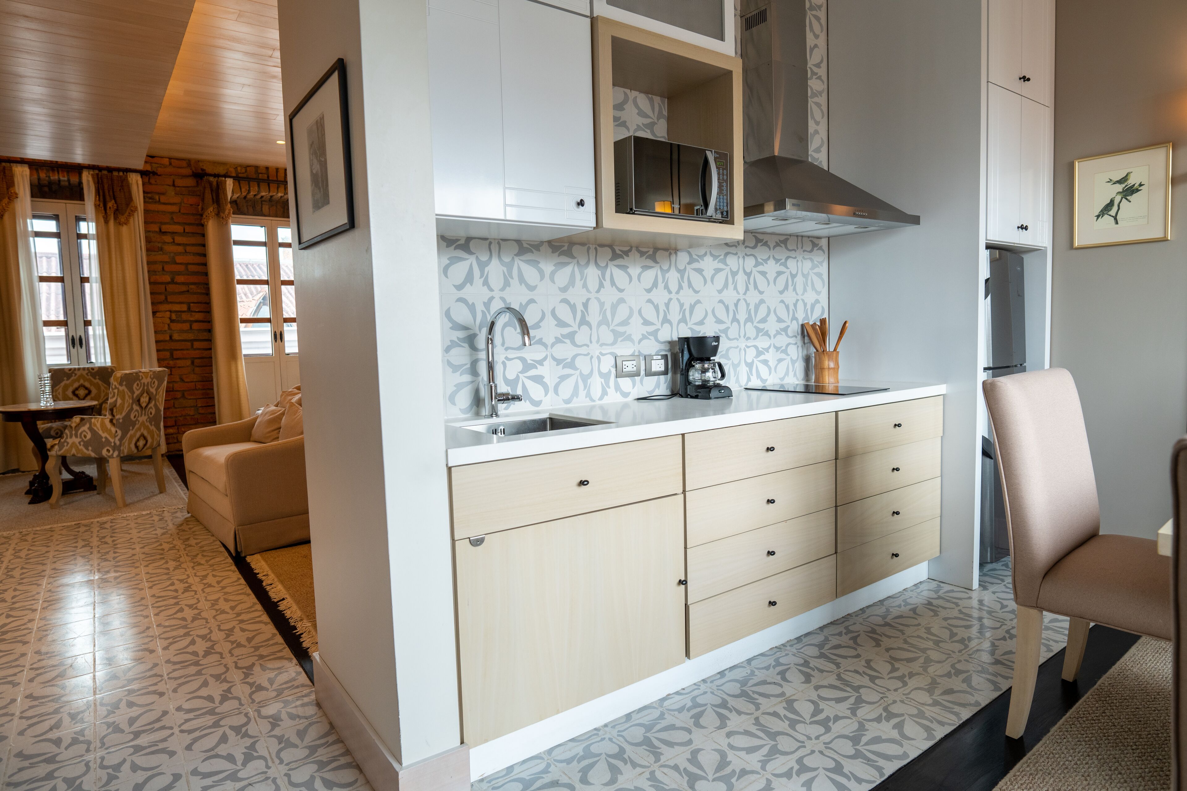 exclusive suite, multiple beds, kitchen, executive level | private kitchen | full-sized fridge