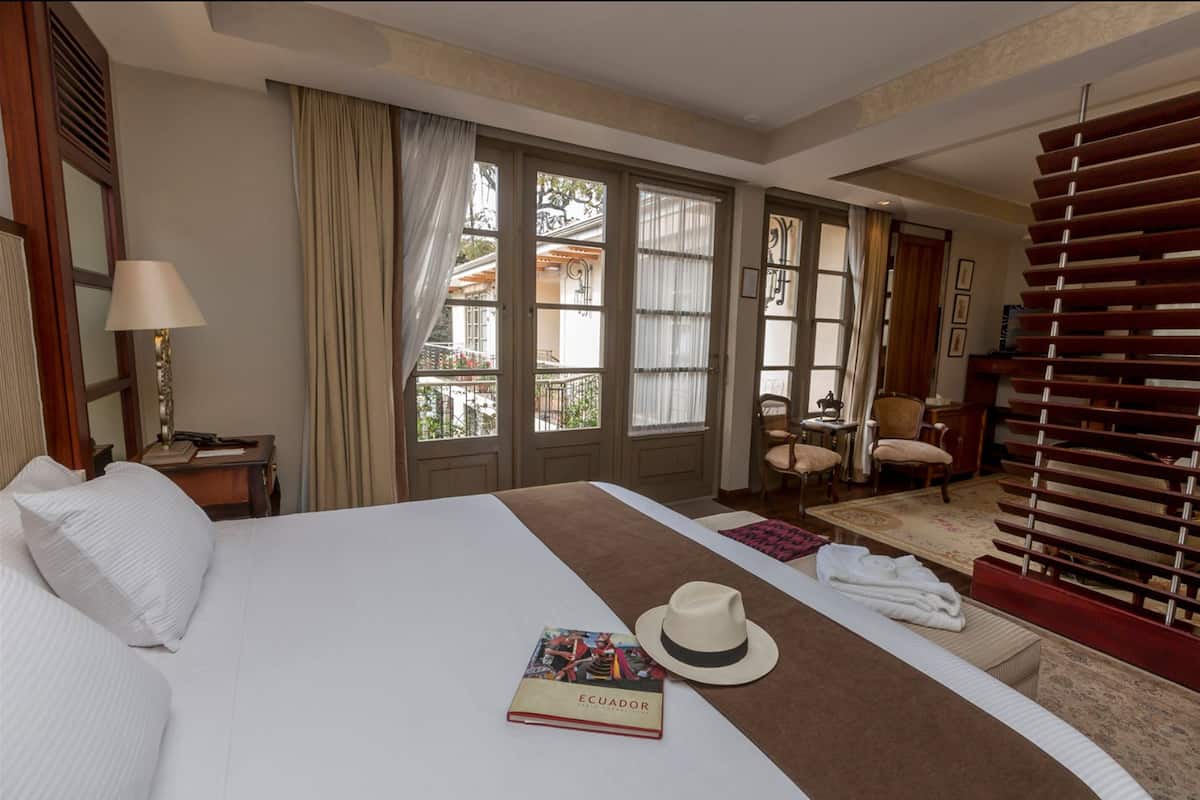 Deluxe-Suite, 1 King-Bett und Schlafsofa | 1 Schlafzimmer, hochwertige Bettwaren, Zimmersafe, individuell dekoriert