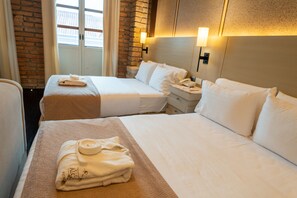 Suite Eksklusif, Beberapa Tempat Tidur, dapur, lantai eksekutif | Seprai premium, brankas, didekorasi berbeda-beda, dan meja kerja