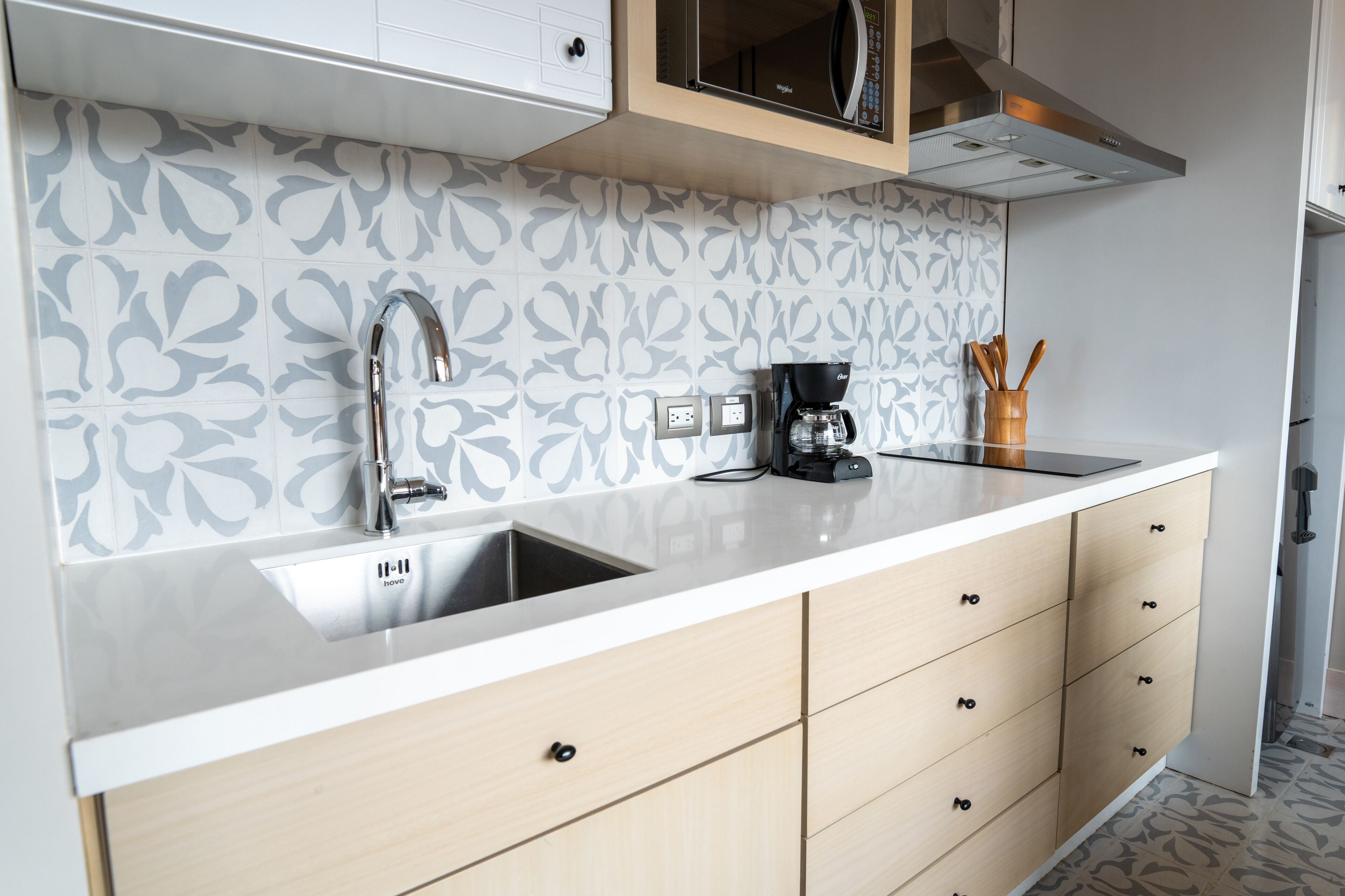 exclusive suite, multiple beds, kitchen, executive level | private kitchen | full-sized fridge