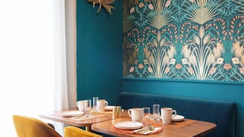 Petit déjeuner buffet servi tous les jours en supplément