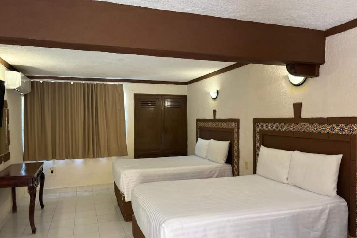 Superior Double Room | Down duvets, individually decorated, individually furnished, desk