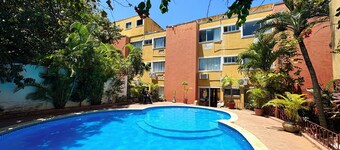 坎昆中心套房飯店