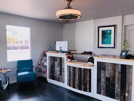 Mostrador para check-in y check-out