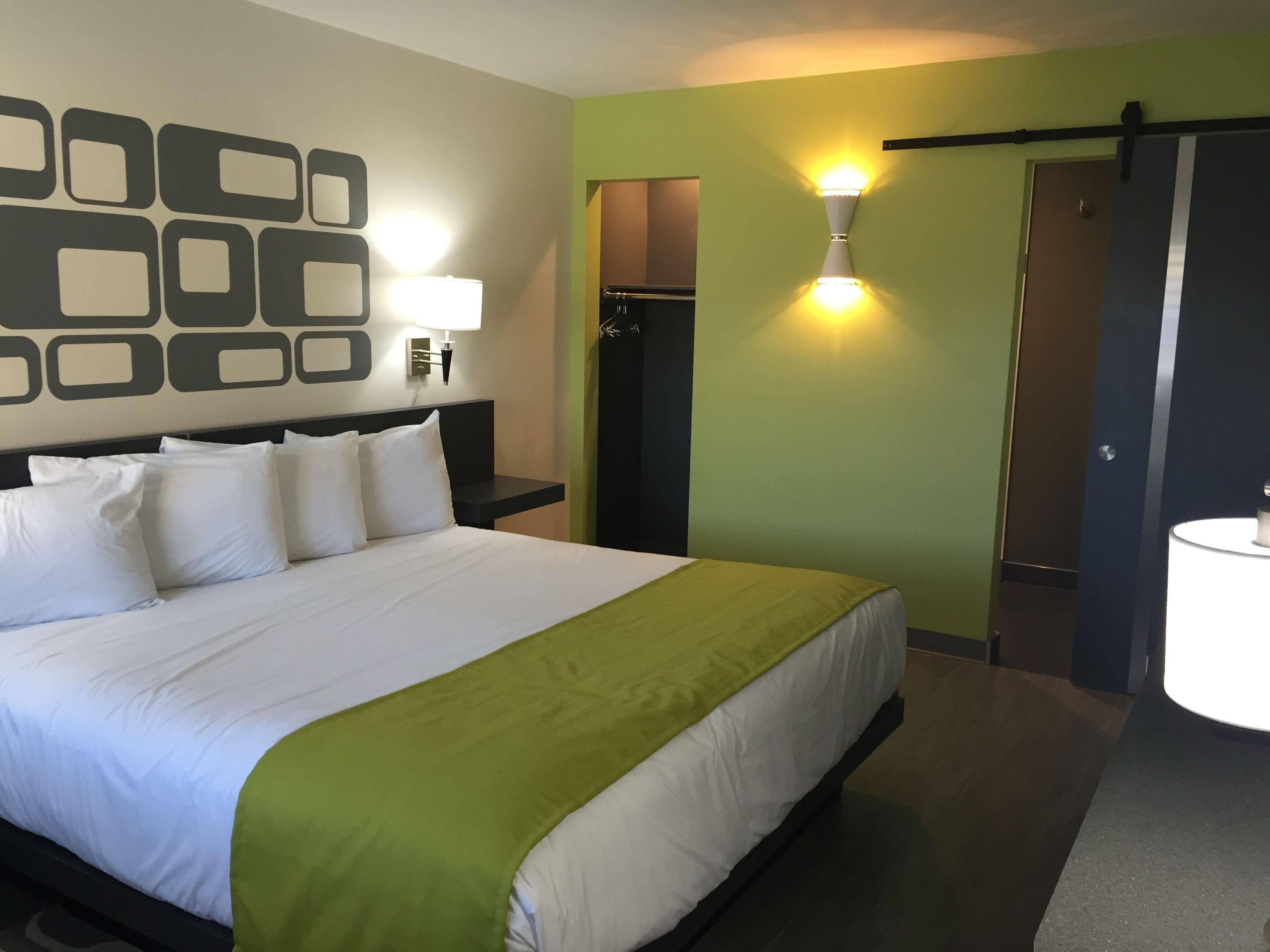 standard room, 1 king bed, non smoking | premium bedding, pillow-top beds, individually decorated