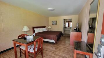 Standard Room, 1 King Bed, Smoking | Desk, free WiFi, bed sheets, alarm clocks