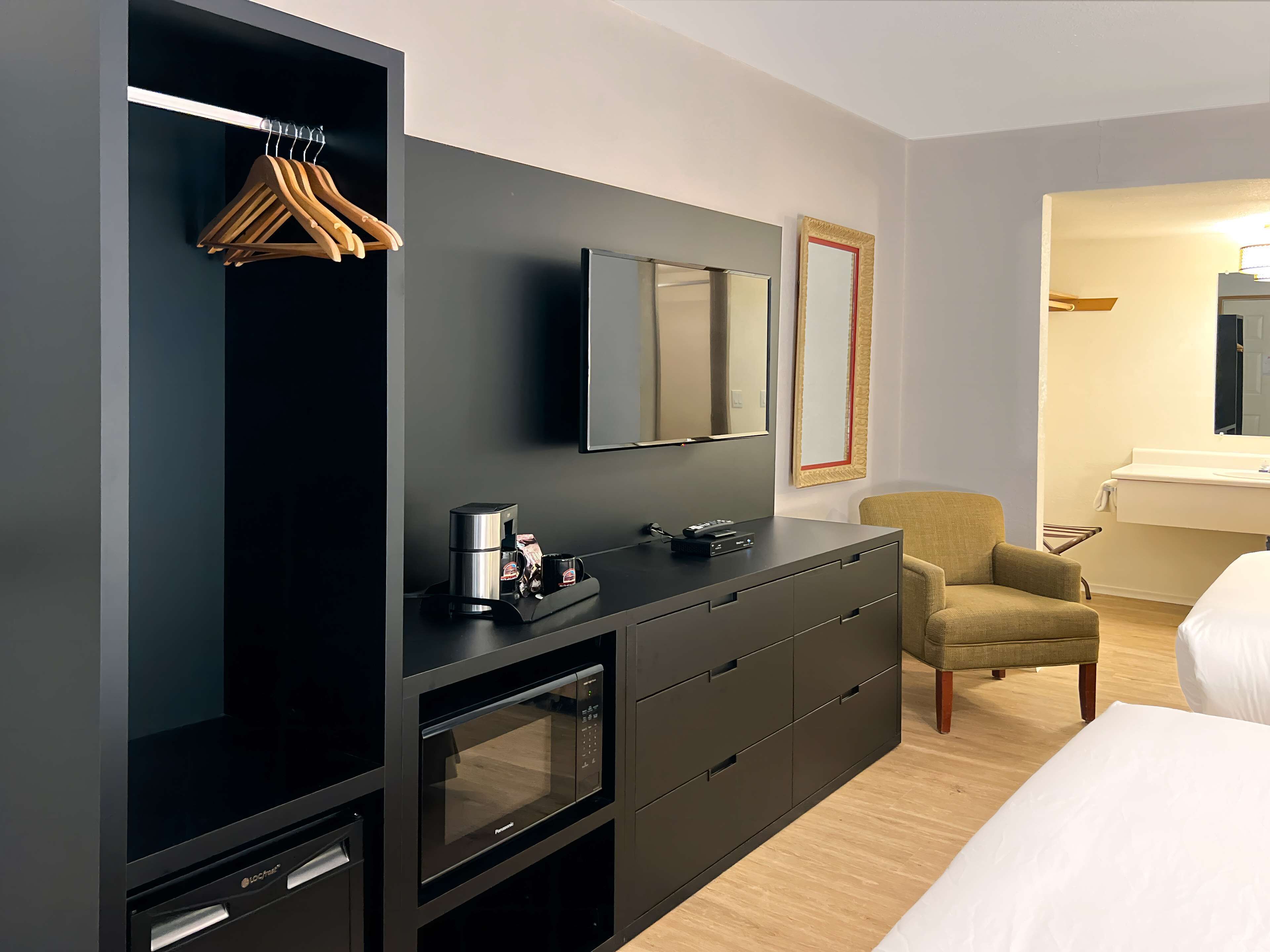 Room, 2 Double Beds (Annex) | Premium bedding, Tempur-Pedic beds, desk, laptop workspace