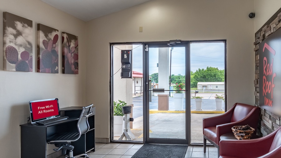 Red Roof Inn Buffalo, TX