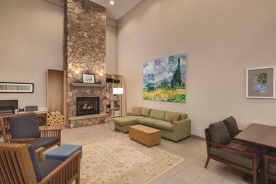 Country Inn & Suites by Radisson, Boone, NC
