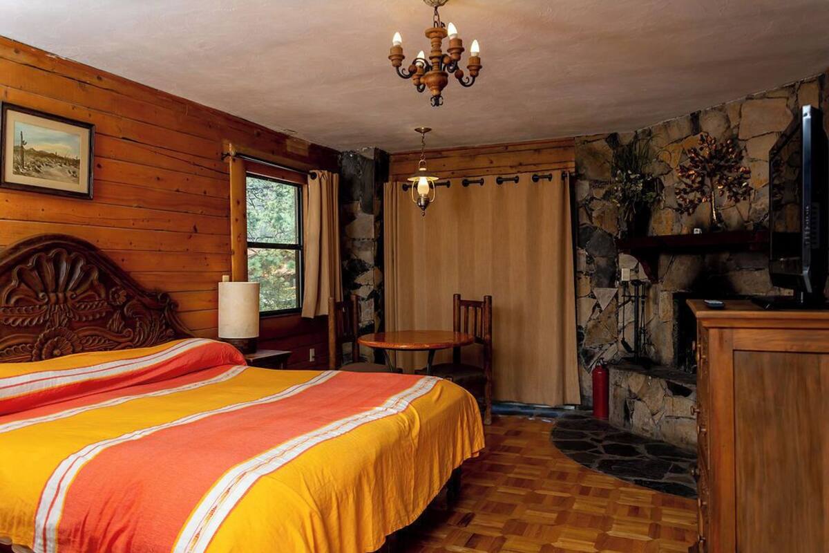 Junior Suite, Mountain View | In-room safe, individually decorated, individually furnished, bed sheets