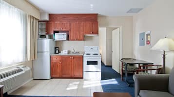 Suite, 1 Queen Bed, Non Smoking | Private kitchen | Mini-fridge, microwave, coffee/tea maker