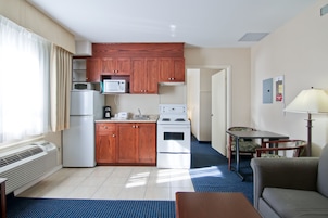 Suite, 1 Queen Bed, Non Smoking | Private kitchen | Mini-fridge, microwave, coffee/tea maker