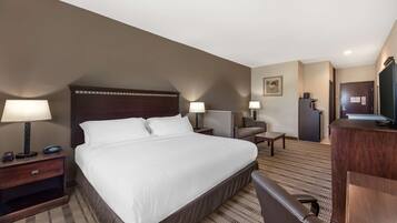 Desk, iron/ironing board, rollaway beds, free WiFi
