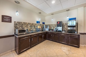 Desayuno completo incluido todos los días 