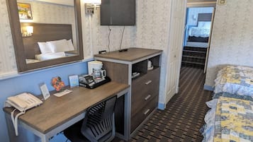 2 Bedroom Unit | Individually decorated, iron/ironing board, cribs/infant beds, free WiFi