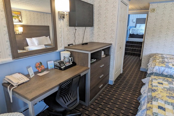 2 Bedroom Unit | Individually decorated, iron/ironing board, cribs/infant beds, free WiFi