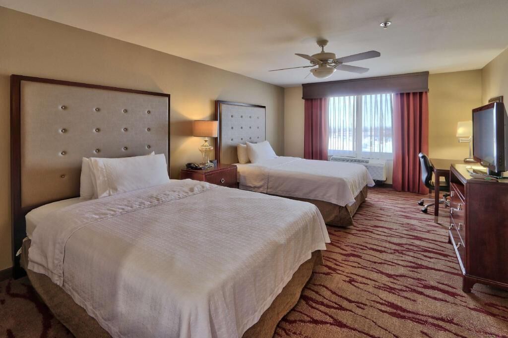 Premium bedding, in-room safe, desk, laptop workspace