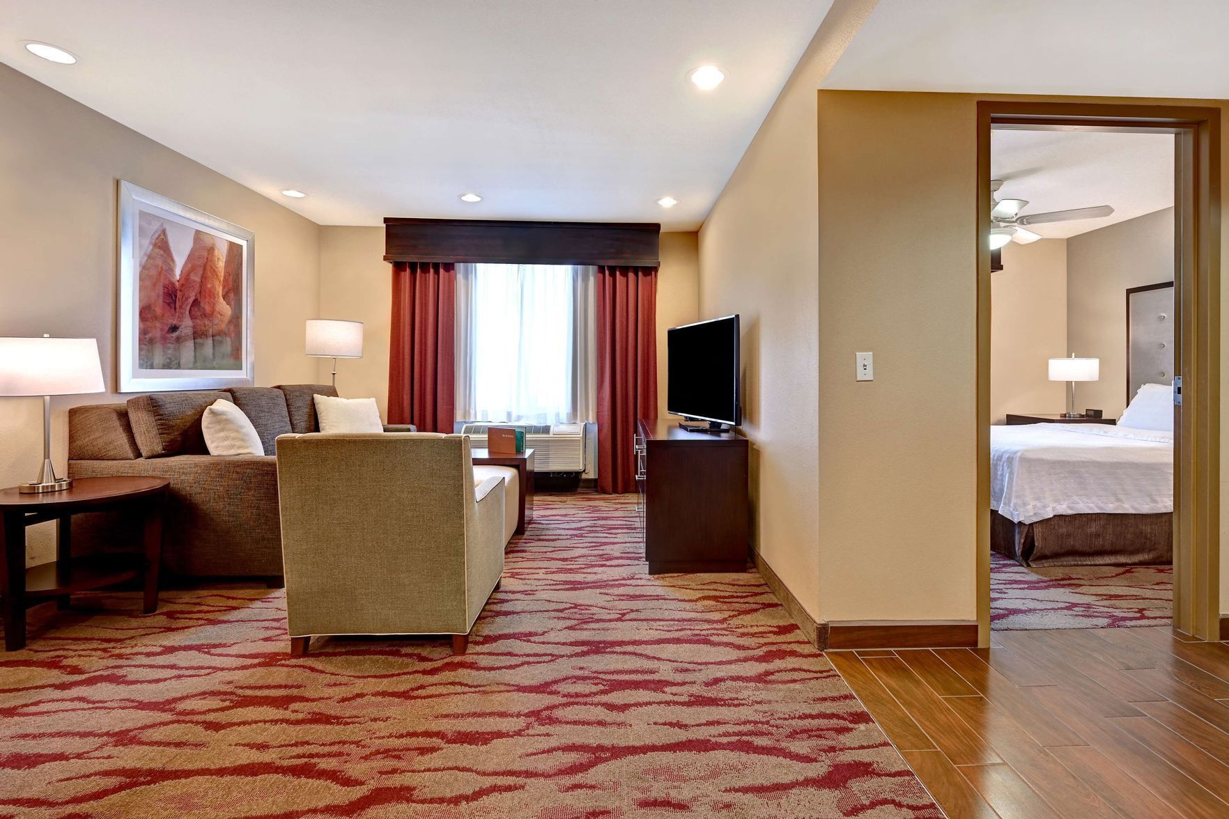 Premium bedding, in-room safe, desk, laptop workspace