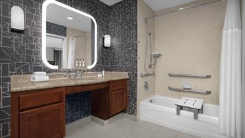 Combined shower/bathtub, free toiletries, hair dryer, towels