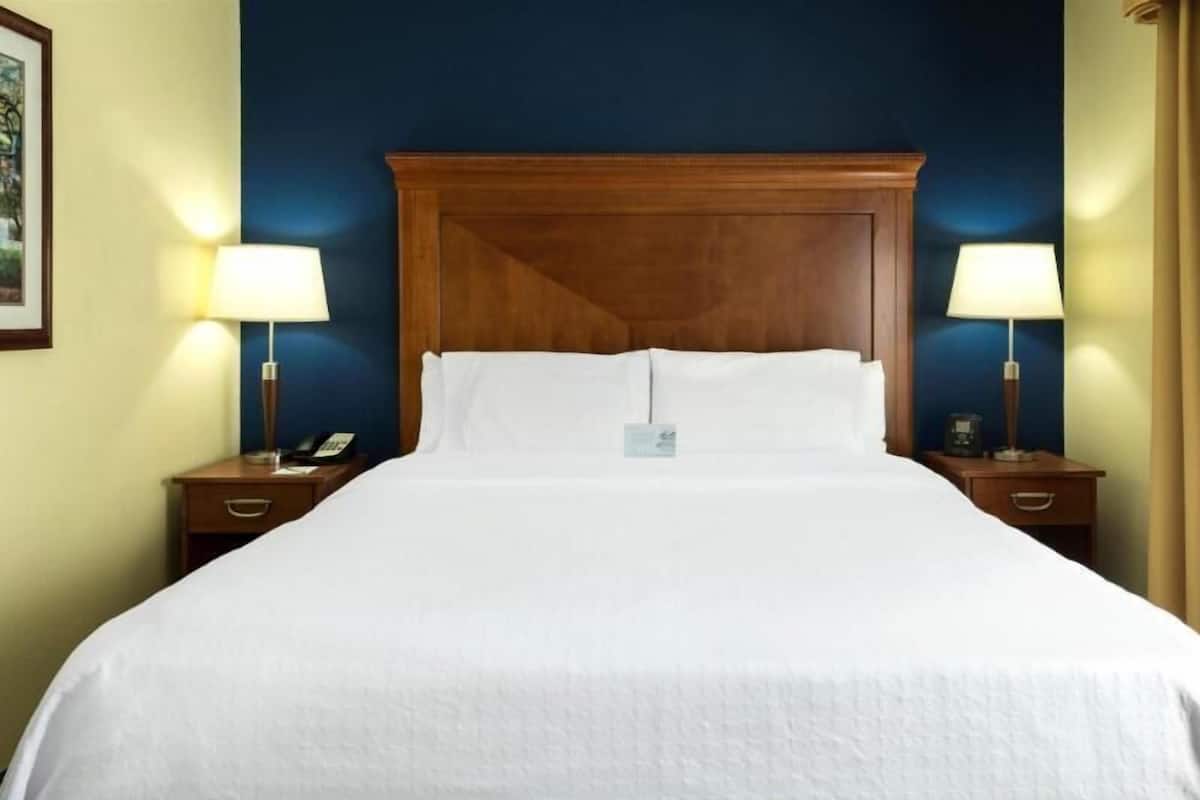 Edredón, camas con pillow-top y caja de seguridad en la habitación