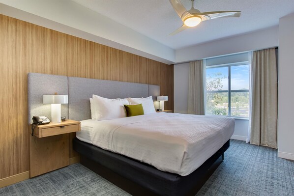 Premium bedding, pillowtop beds, desk, laptop workspace - Homewood Suites by Hilton Louisville-East (Louisville)