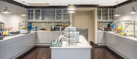 Free daily continental breakfast