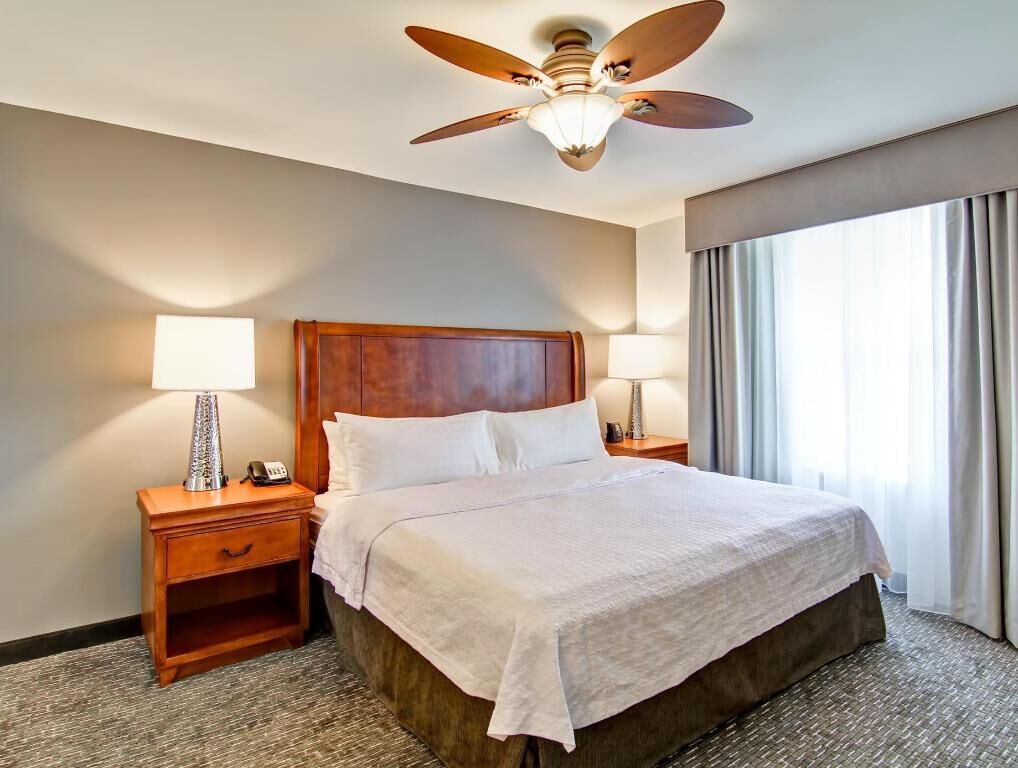Premium bedding, down comforters, pillowtop beds, in-room safe