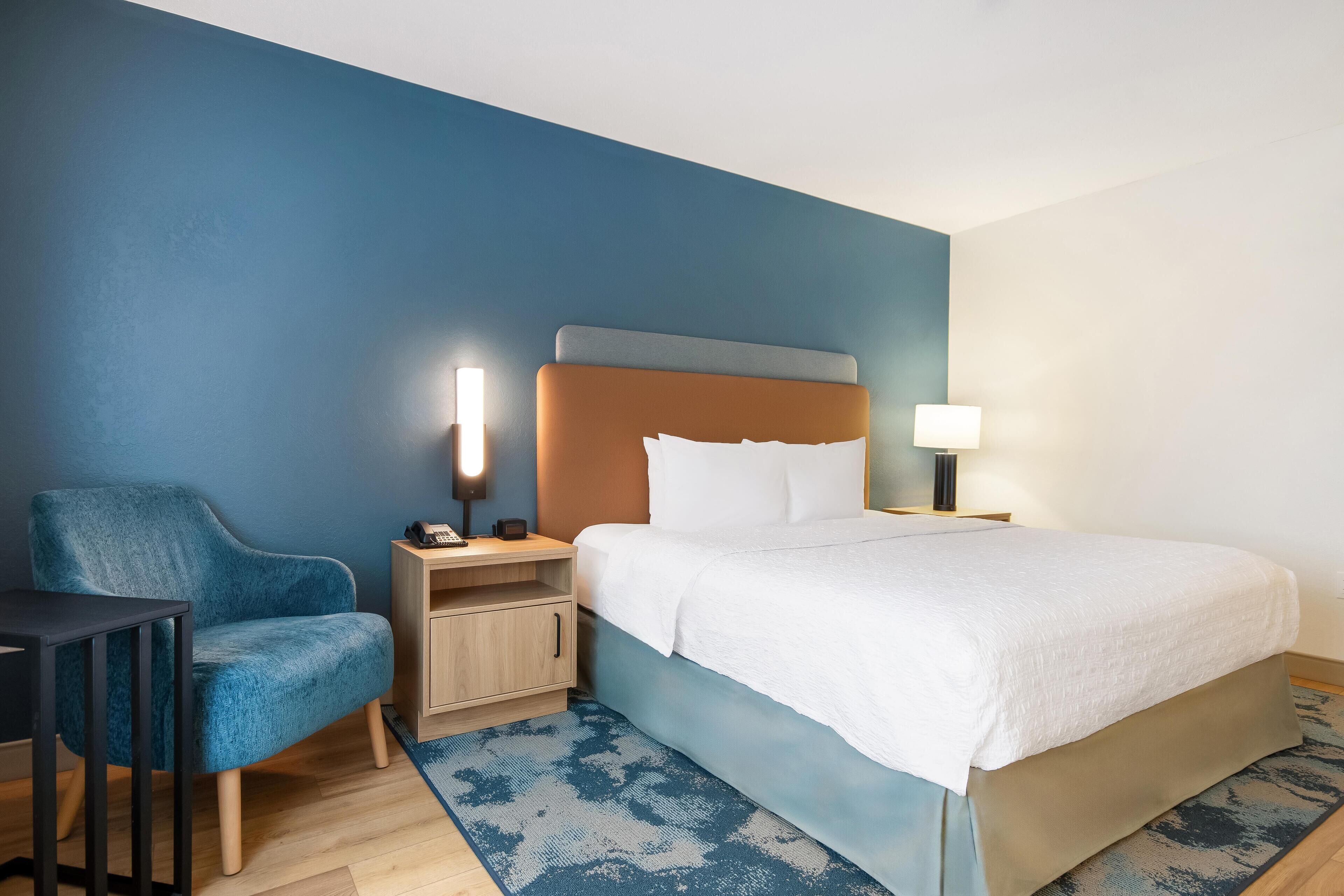 Premium bedding, in-room safe, desk, blackout curtains