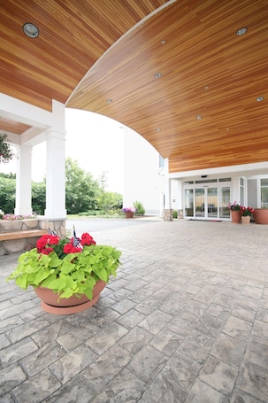 Exterior. Hampton Inn Rutland