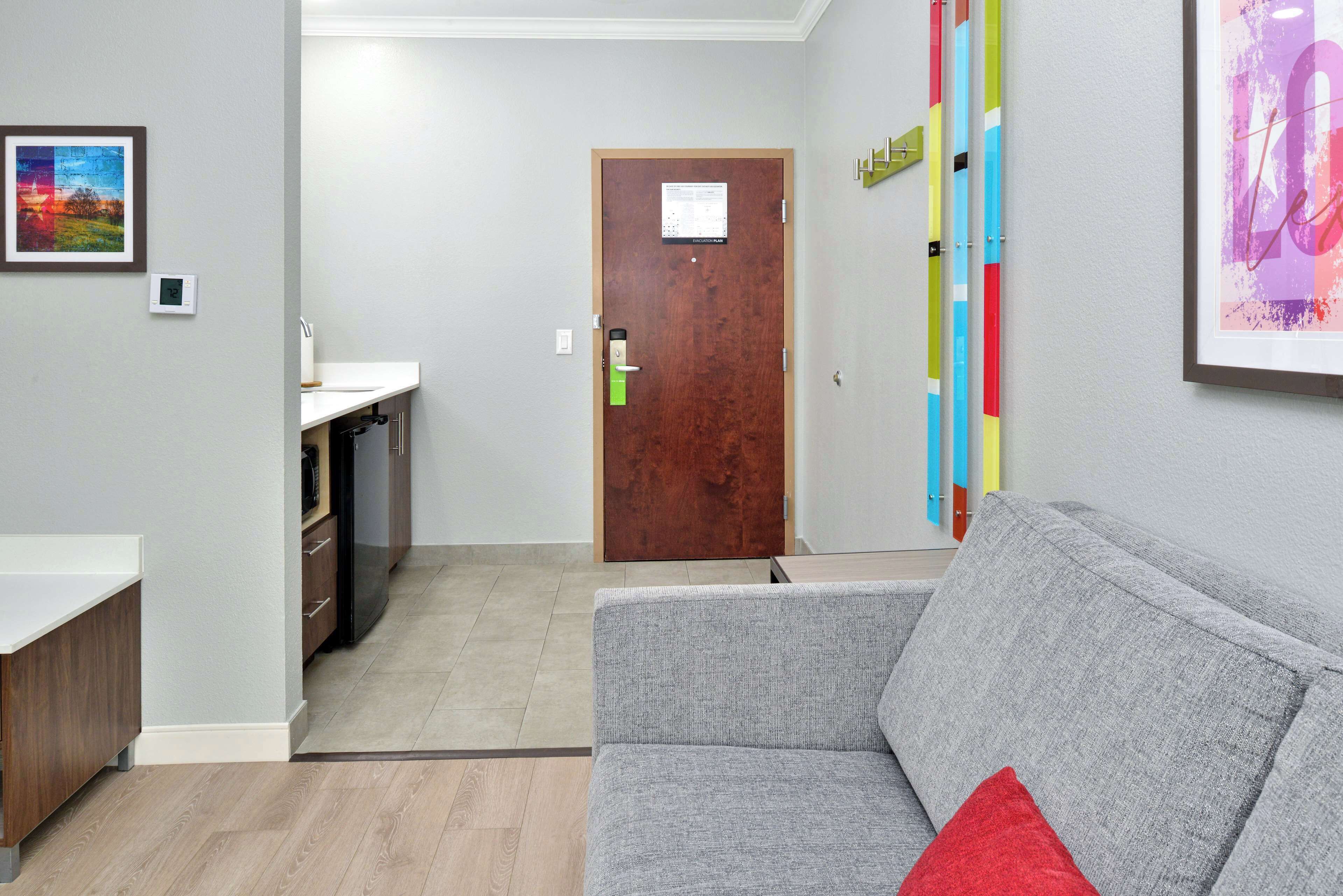 Standard-huone | Yksityinen keittiö | Jääkaappi, mikroaaltouuni, kahvin-/teenkeitin